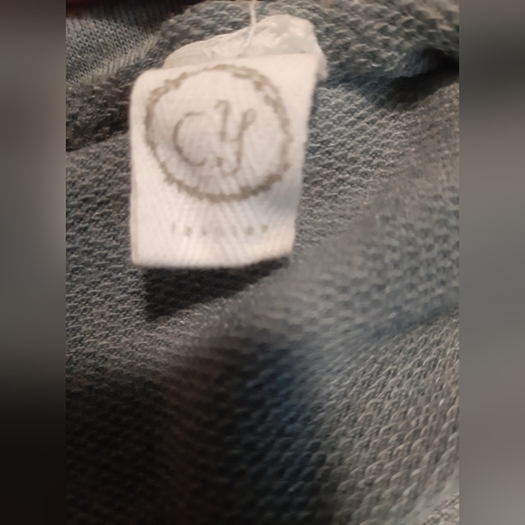 CY Fashion cold shoulder pull over shirt Size medium but fits like an XL - Picture 6 of 8